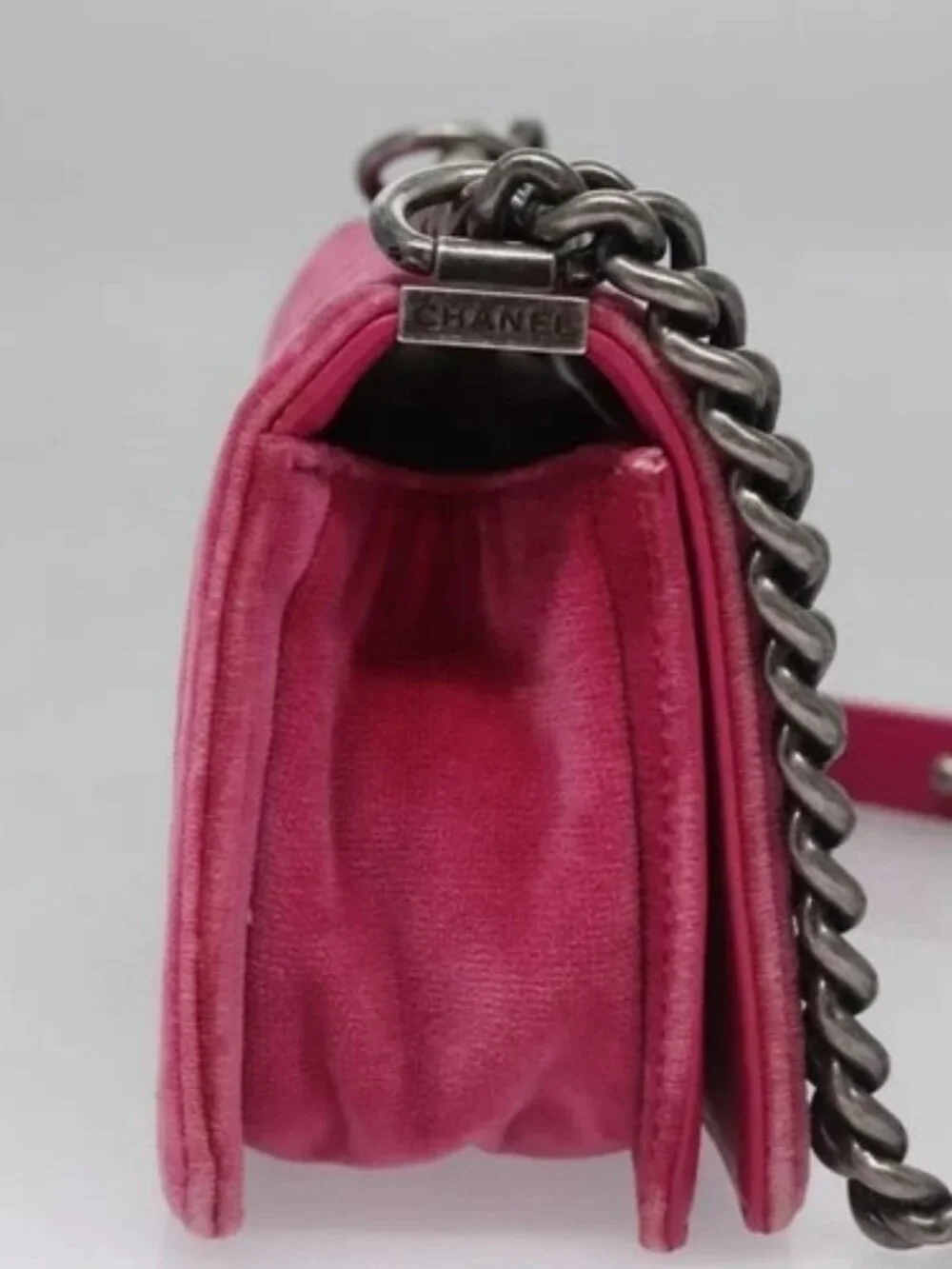 CHANEL brand	chanel color	pink